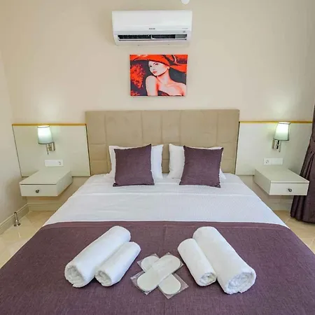 Luxury 4 Bedroom With Private Pool, 1003 Φετιγιέ