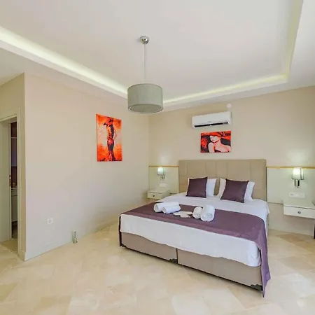Βίλα Luxury 4 Bedroom With Private Pool, 1003 Φετιγιέ