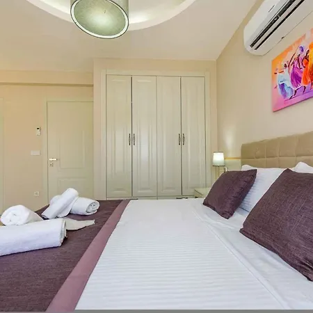 Luxury 4 Bedroom With Private Pool, 1003 Βίλα *