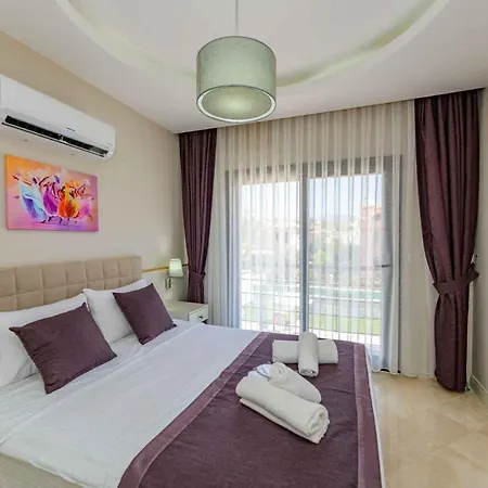Luxury 4 Bedroom With Private Pool, 1003 *