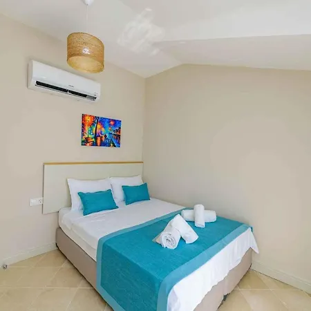 Βίλα Luxury 4 Bedroom With Private Pool, 1003
