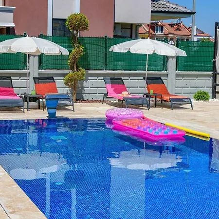 Βίλα Luxury 4 Bedroom With Private Pool, 1003 *
