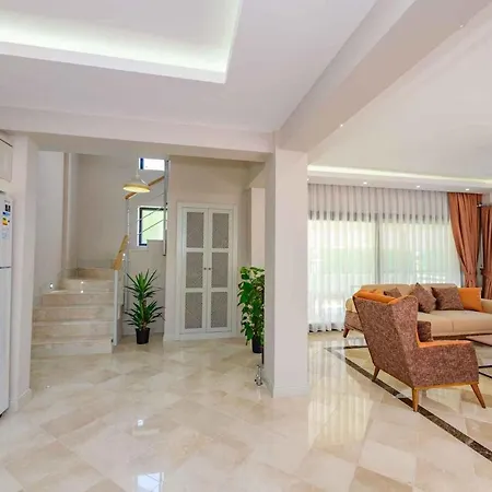 Luxury 4 Bedroom With Private Pool, 1003