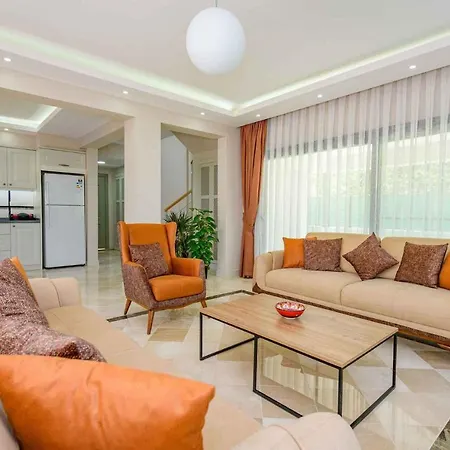 Luxury 4 Bedroom With Private Pool, 1003