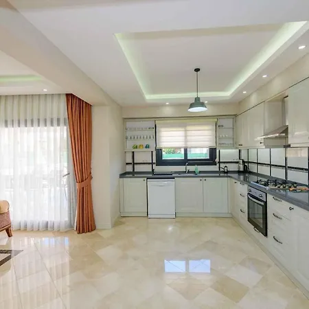 Luxury 4 Bedroom With Private Pool, 1003 فيلة فتحية