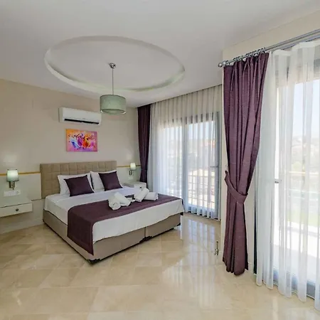 Luxury 4 Bedroom With Private Pool, 1003 فتحية