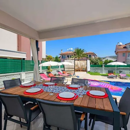 Luxury 4 Bedroom With Private Pool, 1003 فيلة فتحية